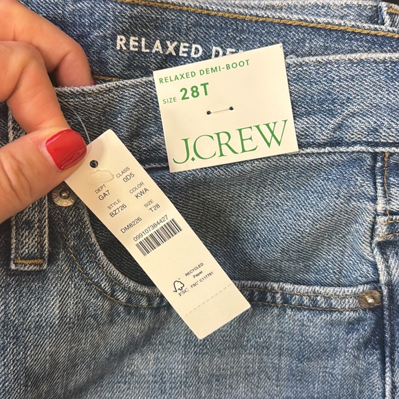 NWT J. crew mid rise relaxed demi boot jeans in size 28 tall - Picture 5 of 9